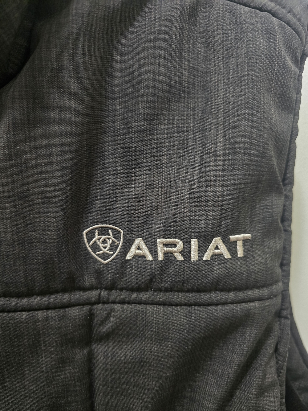 Ariat Men’s Crius Insulated Puffer Vest Heavyweight - Picture 3 of 13